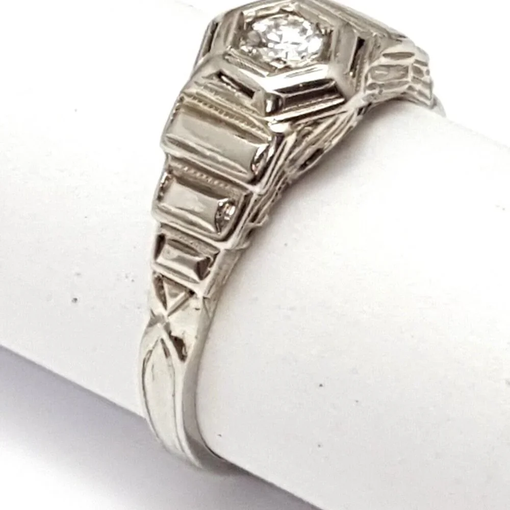 Vintage 18K Solid White Gold Ladies Designer Diamond Wedding Engagement Ring